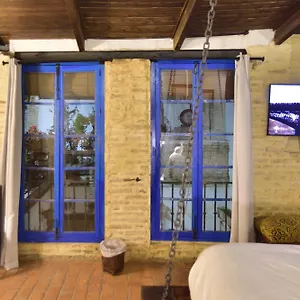 Dona Ines Barrio Santacruz Homestay