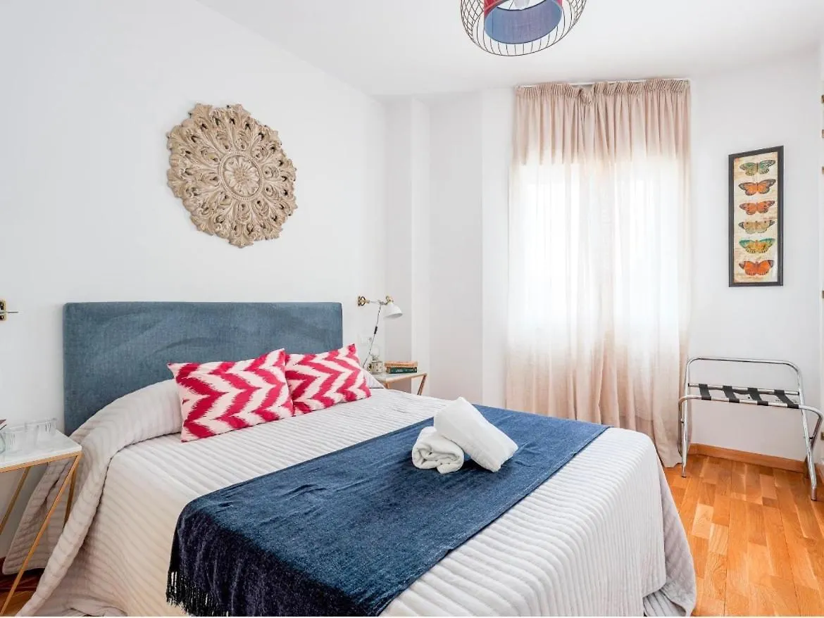 Exclusivo Duplex Con Terraza En Sevilla 0*, セビリア