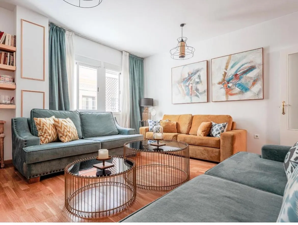 Exclusivo Duplex Con Terraza En Sevilla アパート セビリア